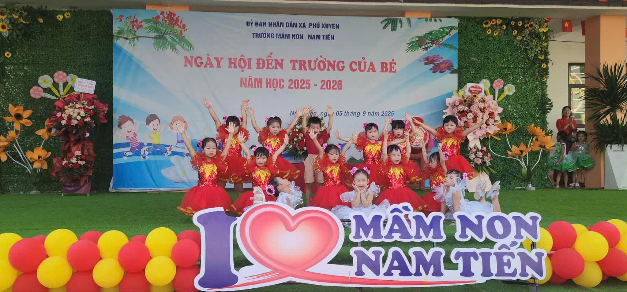 Không khí rộn ràng chào đón năm học mới tại xã Phú Xuyên