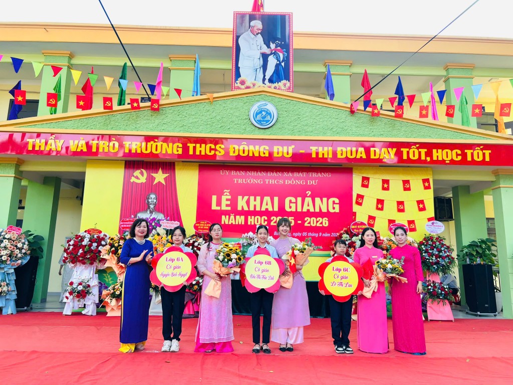 Học sinh Bát Tràng rộn ràng đón chào năm học mới 2025 - 2026