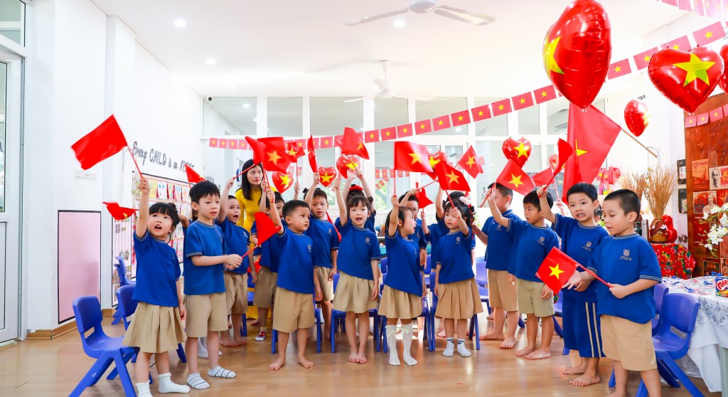 Niềm vui rạng rỡ của học sinh trong ngày khai trường Niềm vui rạng rỡ của học sinh trong ngày khai trường