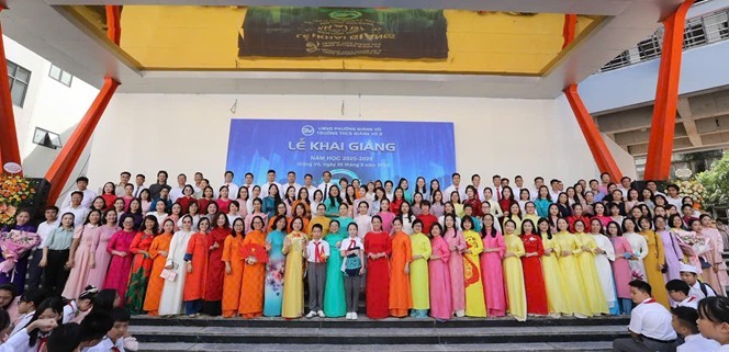 Thầy trò trường THCS Giảng Võ 2 tự tin bước vào năm học mới Thầy trò trường THCS Giảng Võ 2 tự tin bước vào năm học mới