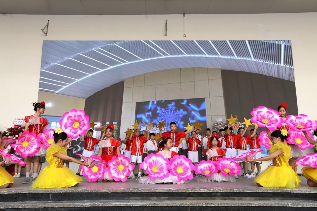 Thầy trò trường THCS Giảng Võ 2 tự tin bước vào năm học mới Thầy trò trường THCS Giảng Võ 2 tự tin bước vào năm học mới