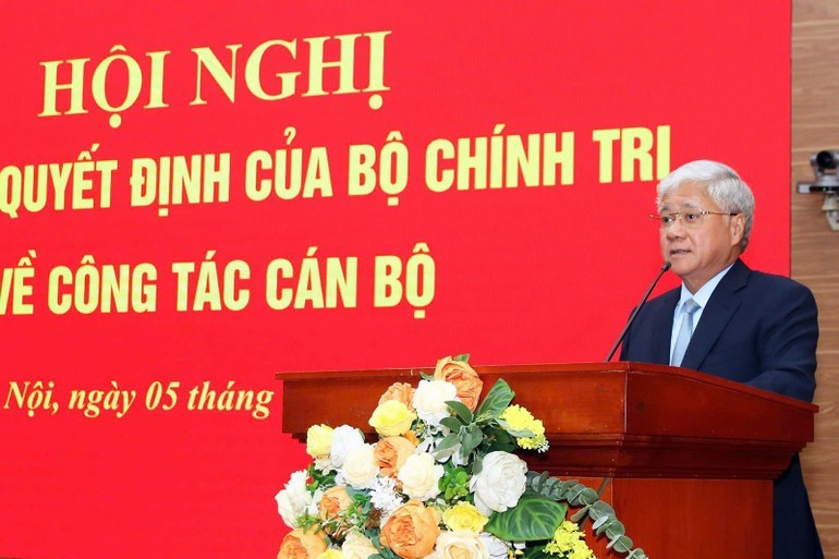 Đồng chí Đỗ Văn Chiến phát biểu tại hội nghị.