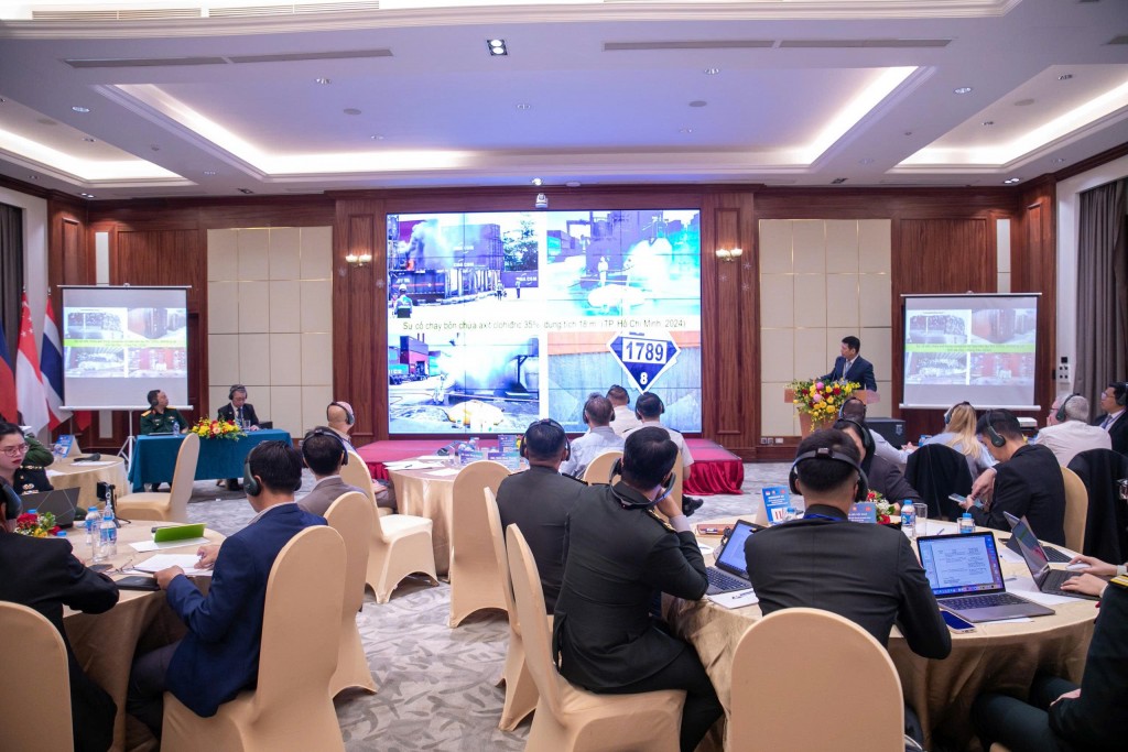Nâng cao năng lực ứng phó sự cố hóa học, bảo vệ môi trường