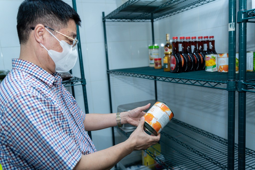 Kiểm tra chất lượng bánh Trung thu tại khách sạn 5 sao Pan Pacific