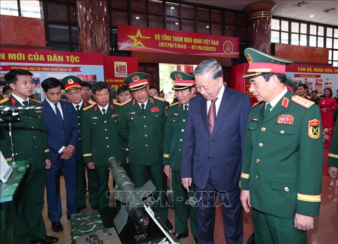 Tổng Bí thư dự Kỷ niệm 80 năm Ngày truyền thống Bộ Tổng Tham mưu QĐND Việt Nam Chú thích ảnh