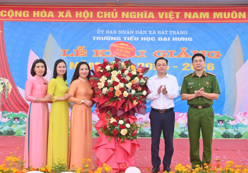 Học sinh Bát Tràng rộn ràng đón chào năm học mới 2025 - 2026 Học sinh Bát Tràng rộn ràng đón chào năm học mới 2025 - 2026