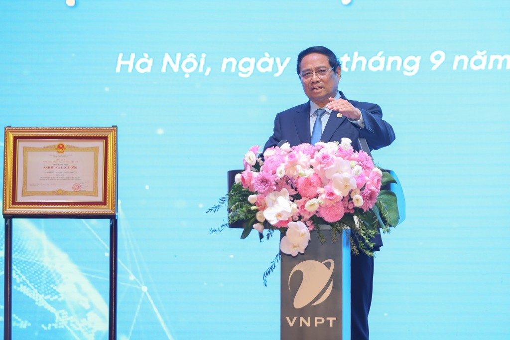 Thủ tướng đề nghị VNPT tiên phong thực hiện 5 nhiệm vụ chính - Ảnh: VGP/Nhật Bắc