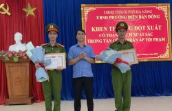 Đà Nẵng: Khen thưởng đột xuất Công an phường Điện Bàn Đông