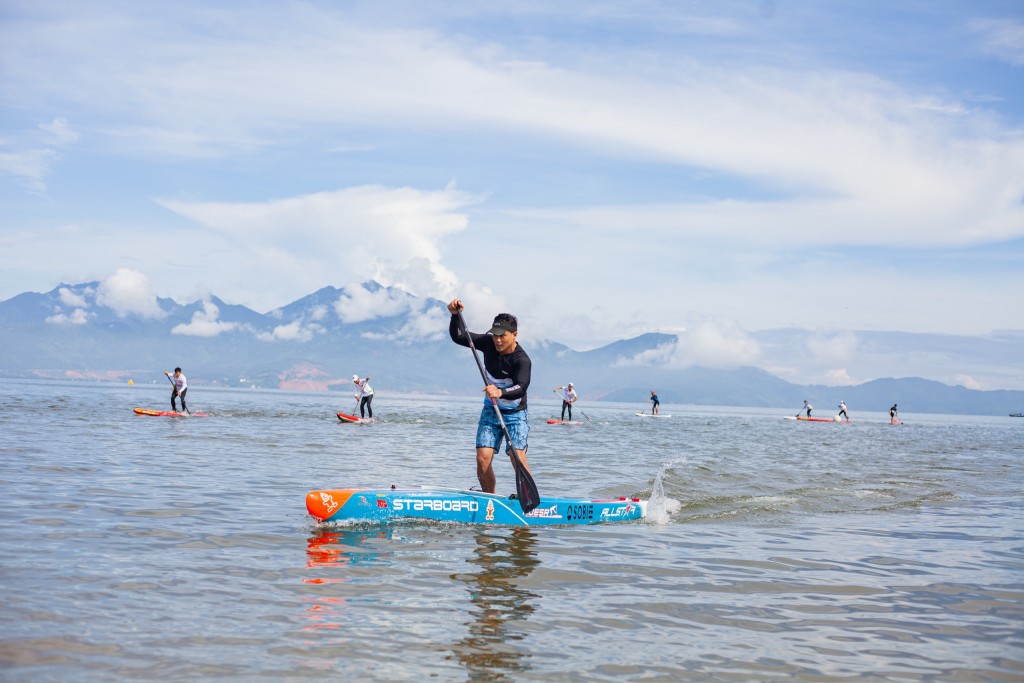 Các vận động viên cho thấy khả năng lướt sóng, giữ thăng bằng và bứt tốc tốt, hướng đến mục tiêu cạnh tranh huy chương (Ảnh Đ.Minh)