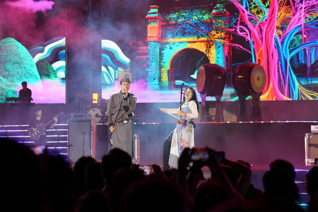 Nhịp cầu để lịch sử chạm đến trái tim giới trẻ bằng âm nhạc Nhịp cầu để lịch sử chạm đến trái tim giới trẻ bằng âm nhạc