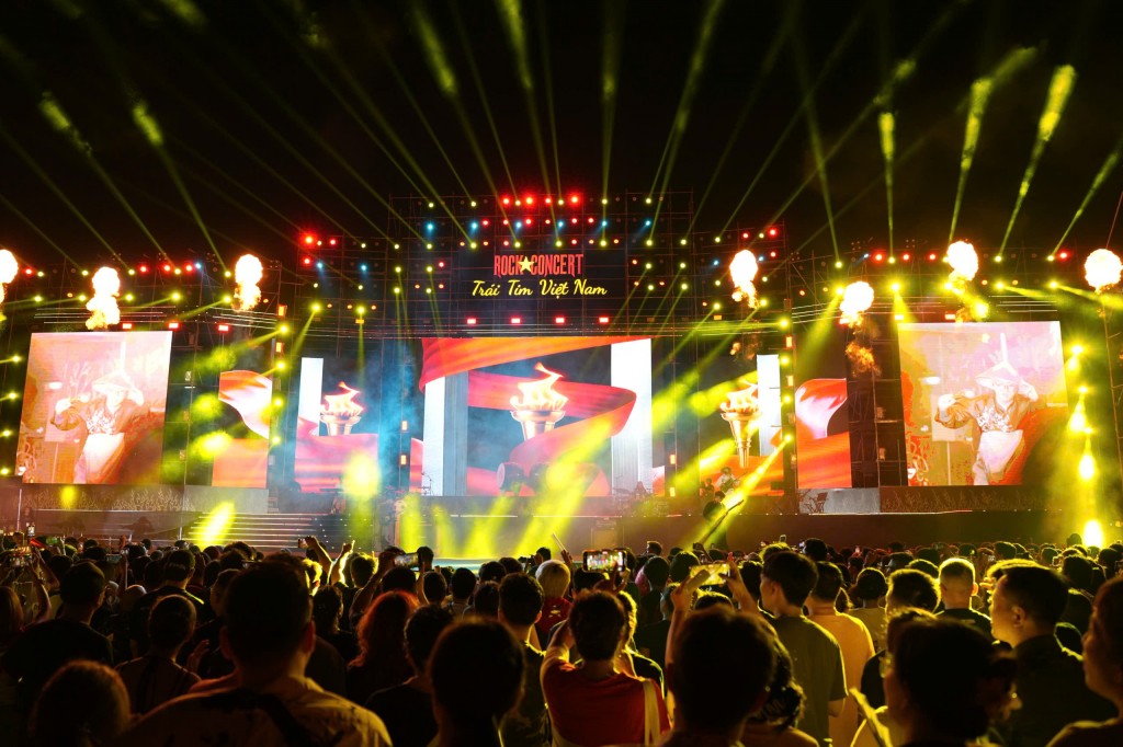 Nhịp cầu để lịch sử chạm đến trái tim giới trẻ bằng âm nhạc Nhịp cầu để lịch sử chạm đến trái tim giới trẻ bằng âm nhạc