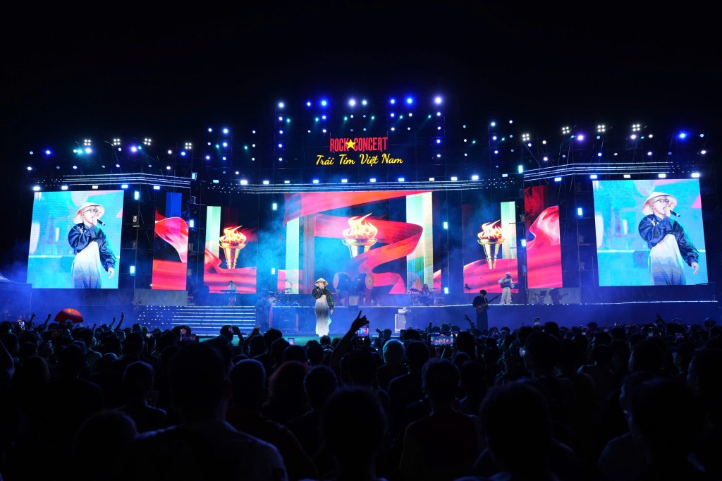 Nhịp cầu để lịch sử chạm đến trái tim giới trẻ bằng âm nhạc Nhịp cầu để lịch sử chạm đến trái tim giới trẻ bằng âm nhạc