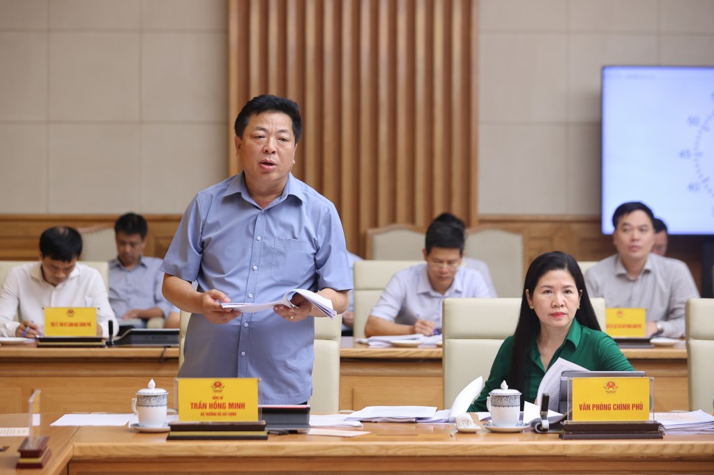 Bộ trưởng Bộ Xây dựng Trần Hồng Minh báo cáo tại cuộc họp - Ảnh: VGP/Nhật Bắc Bộ trưởng Bộ Xây dựng Trần Hồng Minh báo cáo tại cuộc họp - Ảnh: VGP/Nhật Bắc