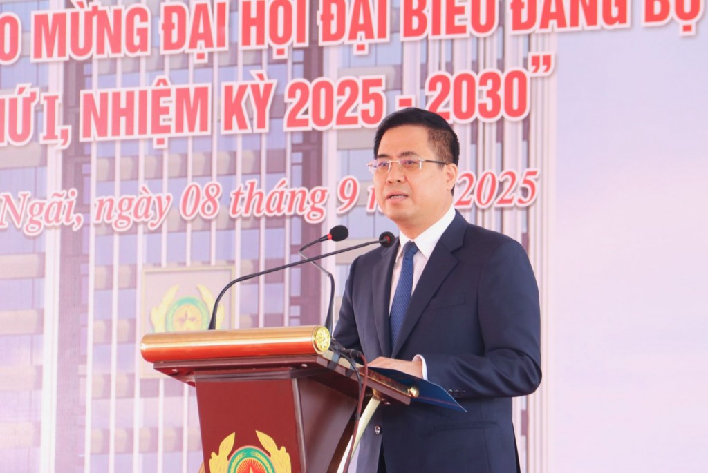 Phó Bí thư Tỉnh ủy, Chủ tịch UBND tỉnh Quảng Ngãi  Nguyễn Hoàng Giang phát biểu tại buổi Lễ Phó Bí thư Tỉnh ủy, Chủ tịch UBND tỉnh Quảng Ngãi  Nguyễn Hoàng Giang phát biểu tại buổi Lễ