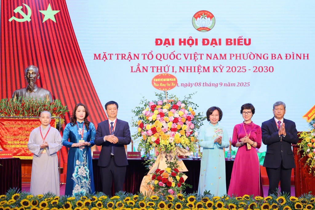 Xây dựng phường Ba Đình đoàn kết, thân thiện, giàu bản sắc văn hóa Xây dựng phường Ba Đình đoàn kết, thân thiện, giàu bản sắc văn hóa