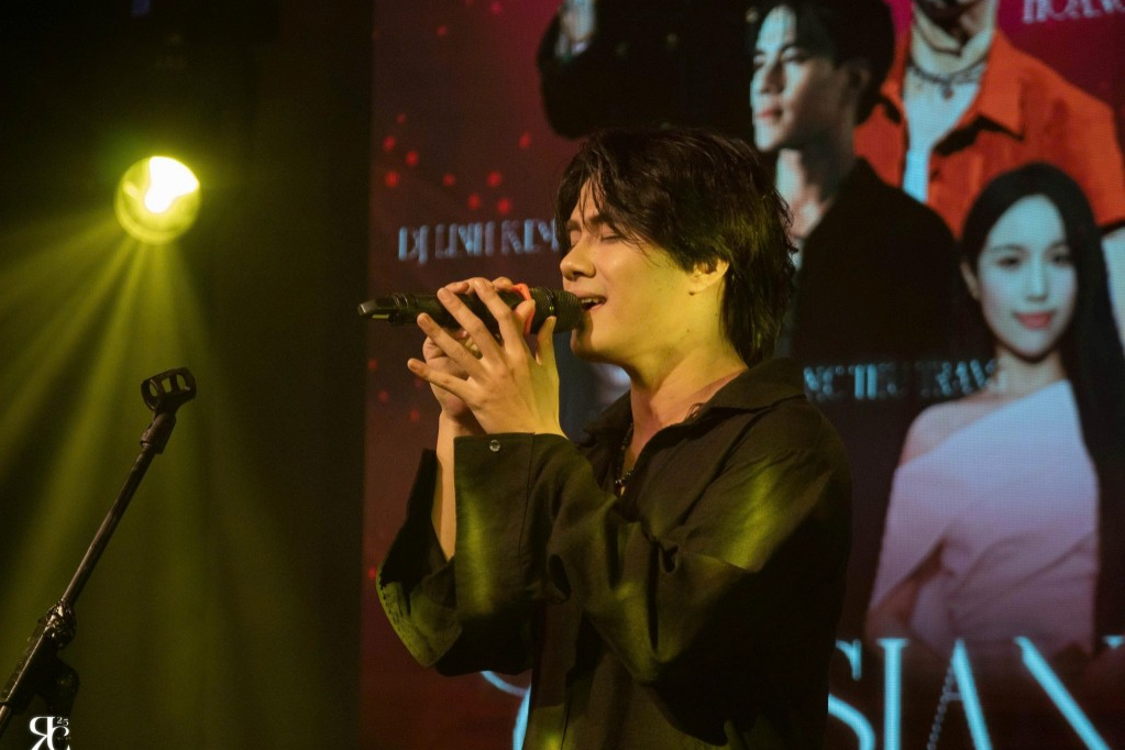 Nghệ sĩ trẻ tham gia chương trình Nghệ sĩ trẻ tham gia chương trình