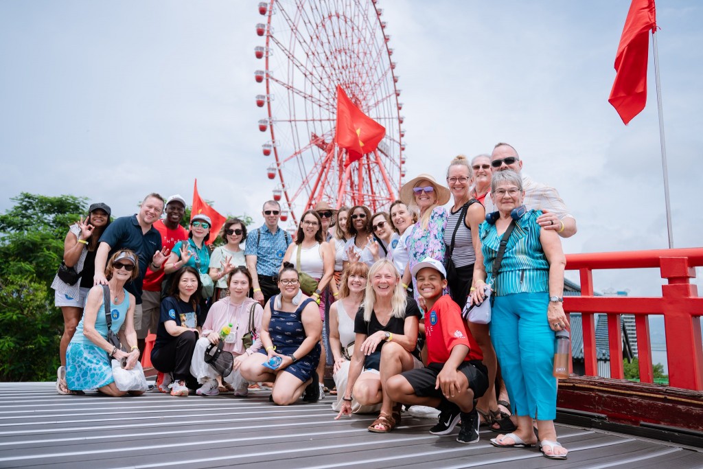 Du lịch Quảng Ninh đón hoảng 12,1 triệu khách trong 6 tháng đầu năm Du lịch Quảng Ninh đón hoảng 12,1 triệu khách trong 6 tháng đầu năm