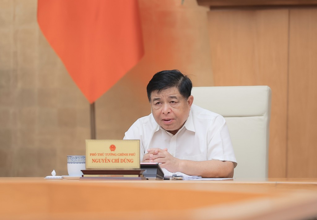 Phó Thủ tướng Nguyễn Chí Dũng đề nghị việc lựa chọn sản phẩm công nghệ chiến lược phải tính đến sự sẵn sàng của doanh nghiệp, yếu tố phát triển lâu dài ra thị trường thế giới, để đuổi kịp, tiến cùng và vượt lên ở một số lĩnh vực - Ảnh: VGP/Thu Sa Phó Thủ tướng Nguyễn Chí Dũng đề nghị việc lựa chọn sản phẩm công nghệ chiến lược phải tính đến sự sẵn sàng của doanh nghiệp, yếu tố phát triển lâu dài ra thị trường thế giới, để đuổi kịp, tiến cùng và vượt lên ở một số lĩnh vực - Ảnh: VGP/Thu Sa