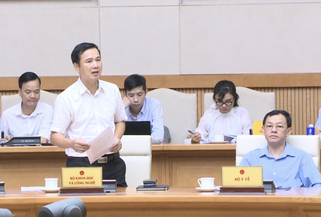 Thứ trưởng Bộ KH&CN Bùi Thế Duy: Bộ đã hoàn thiện đề xuất Danh sách các sản phẩm công nghệ chiến lược triển khai năm 2025 và 3 sản phẩm công nghệ chiến lược ưu tiên triển khai ngay - Ảnh: VGP/Thu Sa Thứ trưởng Bộ KH&CN Bùi Thế Duy: Bộ đã hoàn thiện đề xuất Danh sách các sản phẩm công nghệ chiến lược triển khai năm 2025 và 3 sản phẩm công nghệ chiến lược ưu tiên triển khai ngay - Ảnh: VGP/Thu Sa