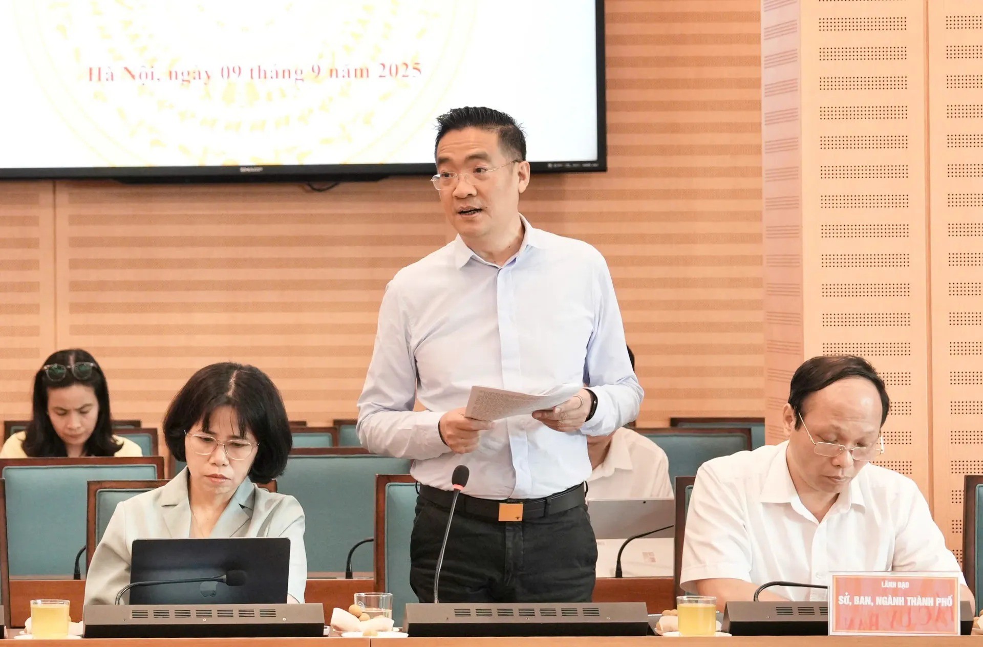 Giám đốc Sở Quy hoạch - Kiến trúc Hà Nội Nguyễn Trọng Kỳ Anh phát biểu ý kiến tại buổi làm việc Giám đốc Sở Quy hoạch - Kiến trúc Hà Nội Nguyễn Trọng Kỳ Anh phát biểu ý kiến tại buổi làm việc