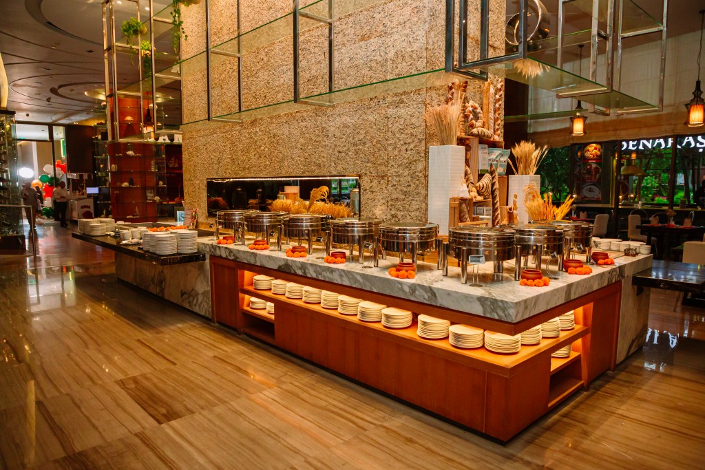 Không chỉ là nơi thưởng thức ẩm thực, Benaras Masala Bay còn là một không gian nghệ thuật tinh tế.