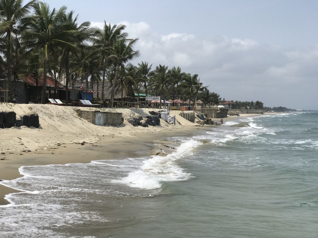 ạt lở tại bãi biển Cửa Đại, TP Đà Nẵng