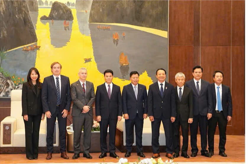 Đồng chí Lê Ngọc Châu, Phó bí thư Thành uỷ, Chủ tịch UBND thành phố Hải Phòng tiếp xã giao Đại sứ Bỉ tại Việt Nam và Chủ tịch Hiệp hội Doanh nhân Châu Âu tại Việt Nam Đồng chí Lê Ngọc Châu, Phó bí thư Thành uỷ, Chủ tịch UBND thành phố Hải Phòng tiếp xã giao Đại sứ Bỉ tại Việt Nam và Chủ tịch Hiệp hội Doanh nhân Châu Âu tại Việt Nam