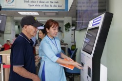 Thách thức già hóa dân số nhanh và gánh nặng bệnh mạn tính