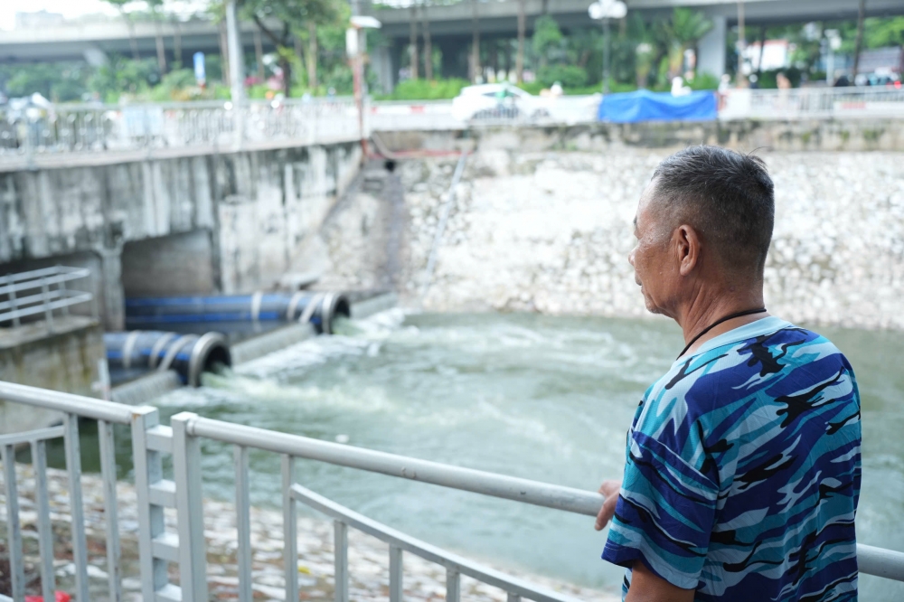Hà Nội bắt đầu bổ cập nước hồ Tây để “hồi sinh” sông Tô Lịch Hà Nội bắt đầu bổ cập nước hồ Tây để “hồi sinh” sông Tô Lịch