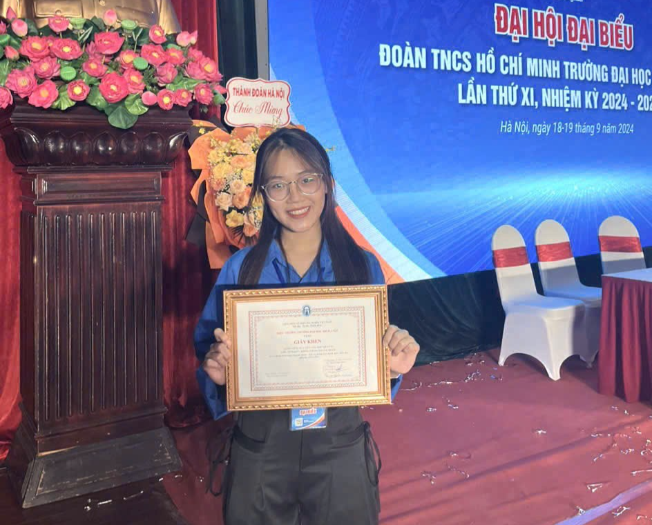 Thanh xuân tỏa sáng cùng tiếng Trung và công tác Đoàn Thanh xuân tỏa sáng cùng tiếng Trung và công tác Đoàn