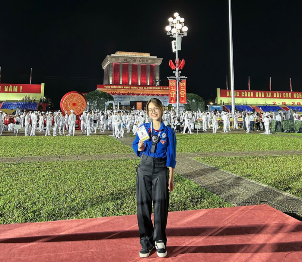 Thanh xuân tỏa sáng cùng tiếng Trung và công tác Đoàn Thanh xuân tỏa sáng cùng tiếng Trung và công tác Đoàn