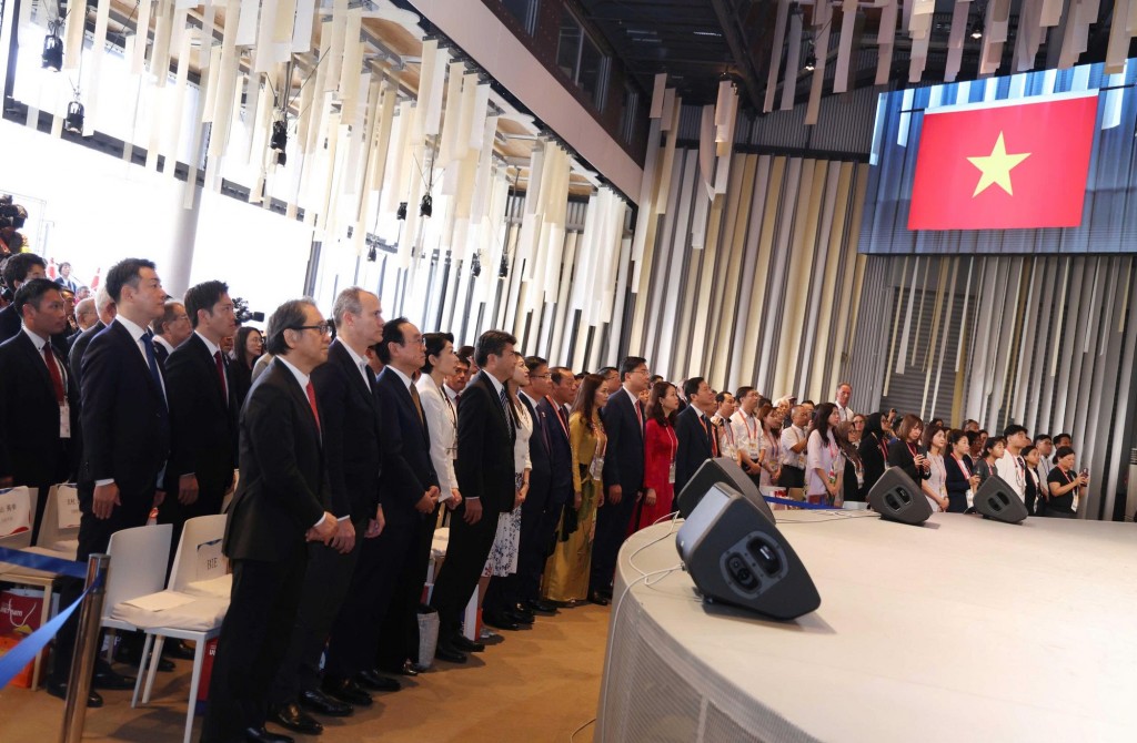 Lễ thượng cờ Việt Nam - Ảnh: VGP/Đức Tuân