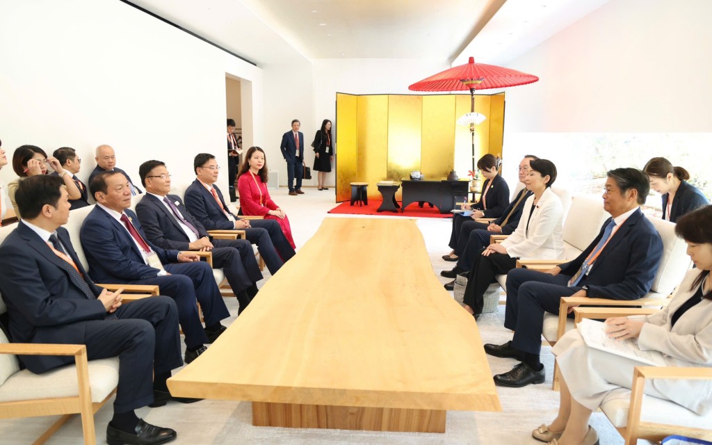 Phó Thủ tướng Lê Thành Long tiếp Chủ tịch Liên minh Nghị sĩ hữu nghị Nhật-Việt Obuchi Yuko - Ảnh: VGP/Đức Tuân