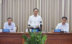 Chủ tịch UBND TP Hồ Chí Minh chỉ đạo về tình trạng phân bổ cán bộ không đều