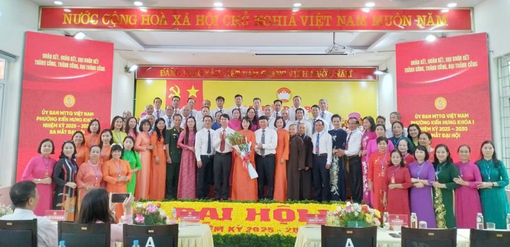 Phát huy vai trò cán bộ Mặt trận trong thời đại số Phát huy vai trò cán bộ Mặt trận trong thời đại số