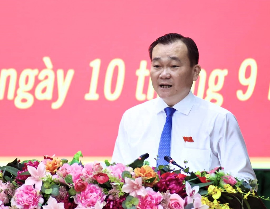 Chủ tịch HĐND tỉnh Vĩnh Long Nguyễn Minh Dũng phát biểu bế mạc kỳ họp