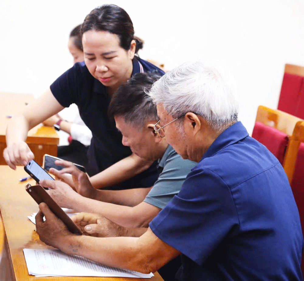 Đẩy mạnh chuyển đổi số trong hoạt động Mặt trận tại cơ sở Đẩy mạnh chuyển đổi số trong hoạt động Mặt trận tại cơ sở