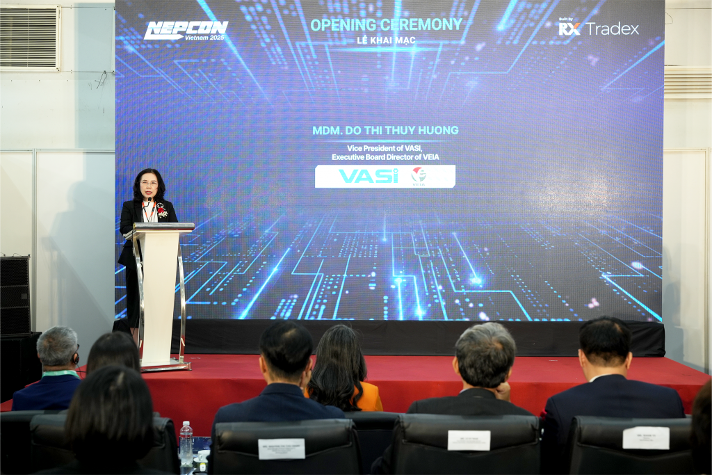 17 năm kiến tạo