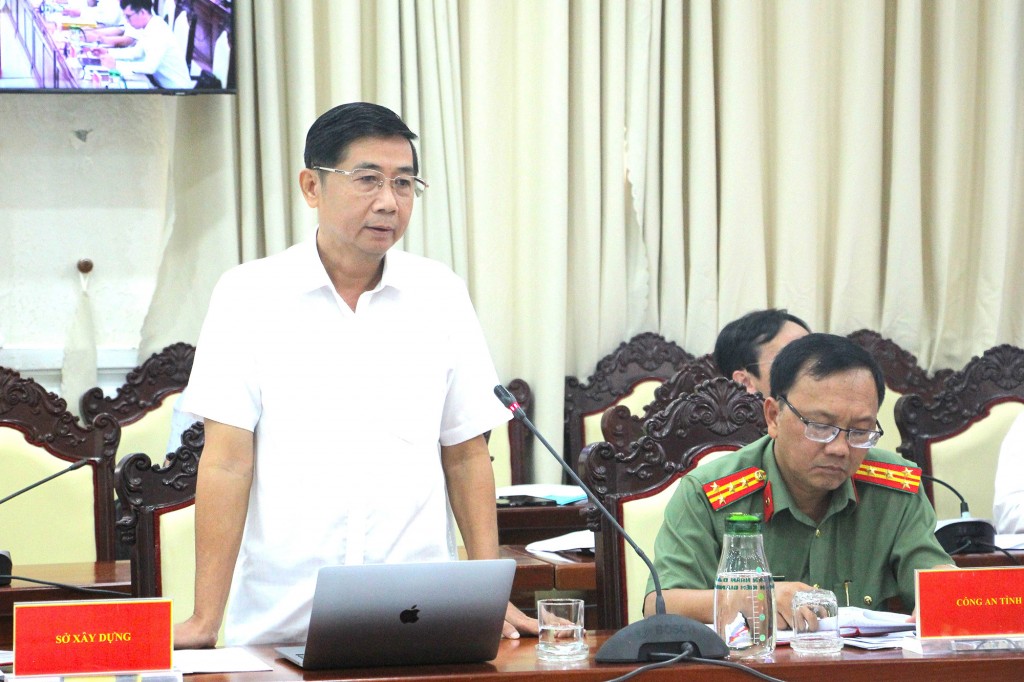 Giám đốc Sở Xây dựng tỉnh An Giang Lê Việt Bắc phát biểu tại buổi làm việc Giám đốc Sở Xây dựng tỉnh An Giang Lê Việt Bắc phát biểu tại buổi làm việc