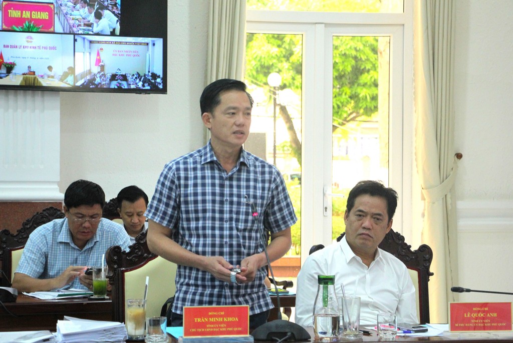 Chủ tịch đặc khu Phú Quốc Trần Minh Khoa phát biểu tại buổi làm việc Chủ tịch đặc khu Phú Quốc Trần Minh Khoa phát biểu tại buổi làm việc