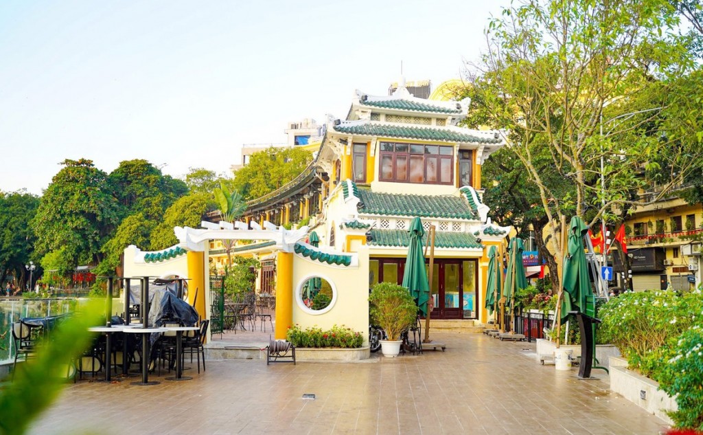 Nhà hàng Thủy Tạ được khôi phục kiến trúc gốc. Ảnh: Đức Nguyễn Nhà hàng Thủy Tạ được khôi phục kiến trúc gốc. Ảnh: Đức Nguyễn