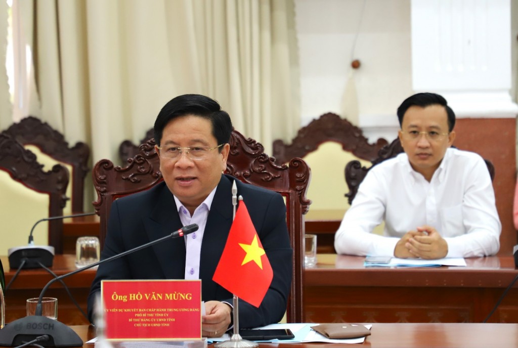 Chủ tịch UBND tỉnh Hồ Văn Mừng phát biểu tại buổi làm việcChủ tịch UBND tỉnh Hồ Văn Mừng phát biểu tại buổi làm việc Chủ tịch UBND tỉnh Hồ Văn Mừng phát biểu tại buổi làm việcChủ tịch UBND tỉnh Hồ Văn Mừng phát biểu tại buổi làm việc