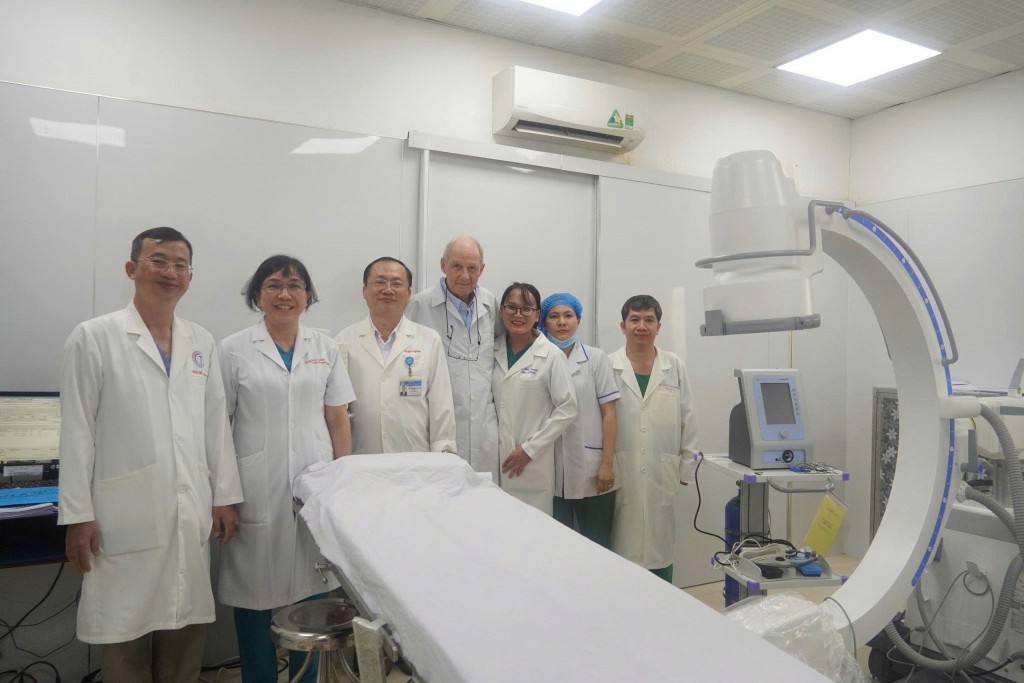 Thiết  bị hiện đại để thực hiện kỹ thuật điều trị giảm đau mạn tính Thiết  bị hiện đại để thực hiện kỹ thuật điều trị giảm đau mạn tính