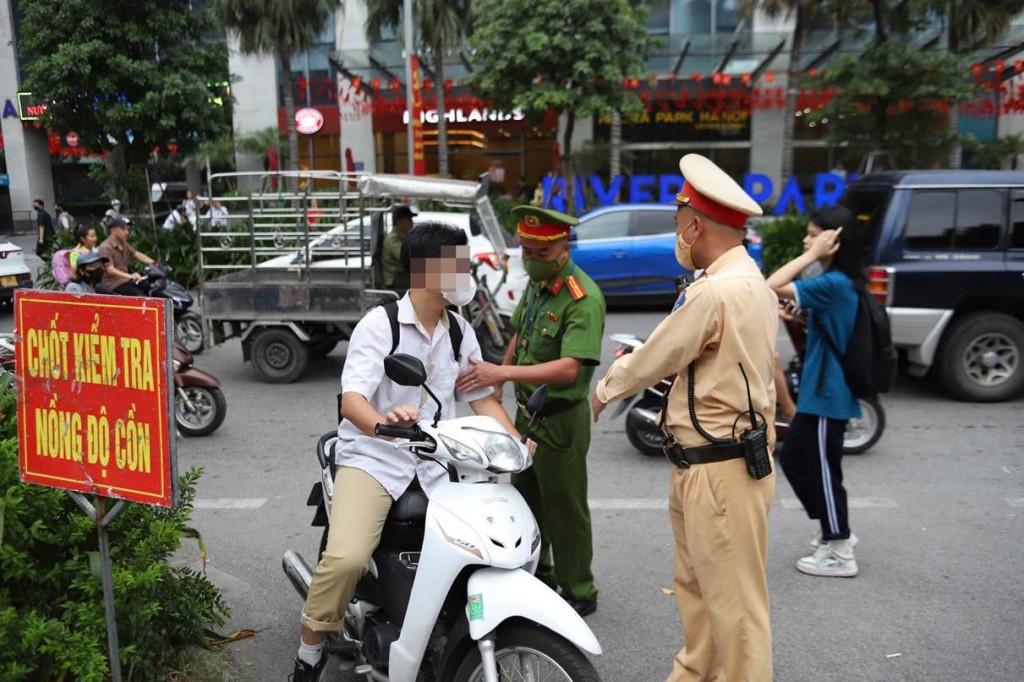 Đẩy mạnh tuyên truyền an toàn giao thông ngay từ đầu năm học mới