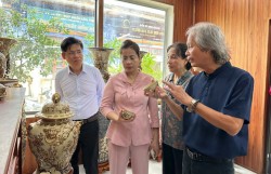 Thẩm định các cá nhân được đề nghị xét tặng danh hiệu nghệ nhân Hà Nội tại xã Bát Tràng