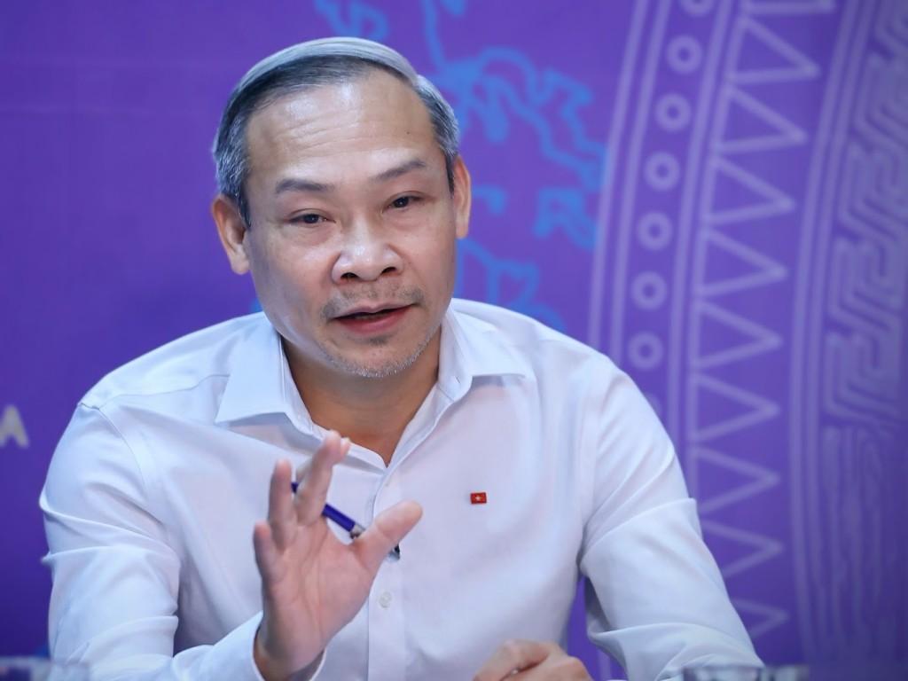 Đại biểu Quốc hội Phan Đức Hiếu, Ủy viên Ủy ban Kinh tế và Ngân sách của Quốc hội, chia sẻ tại Tọa đàm - Ảnh: VGP/Nhật Bắc Đại biểu Quốc hội Phan Đức Hiếu, Ủy viên Ủy ban Kinh tế và Ngân sách của Quốc hội, chia sẻ tại Tọa đàm - Ảnh: VGP/Nhật Bắc