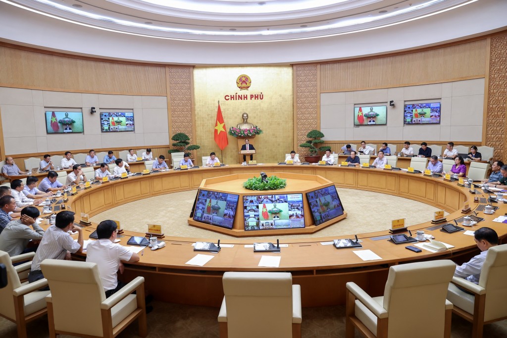 Thủ tướng cảm ơn Nhân dân nơi có các dự án đã nhường mặt bằng cho dự án - Ảnh: VGP/Nhật Bắc