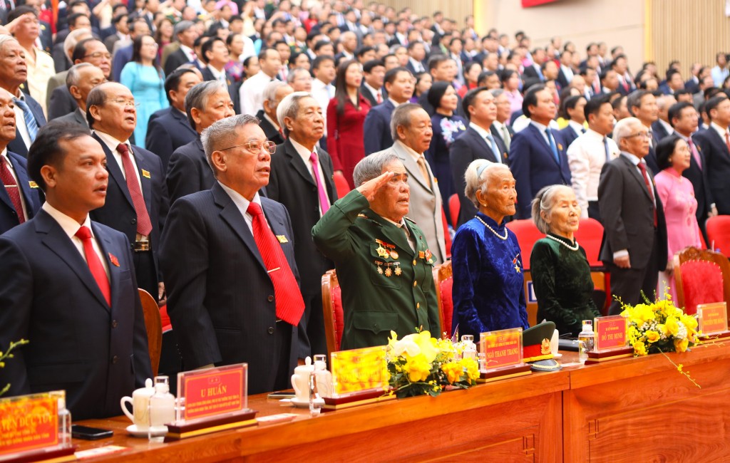 Vượt qua chính mình, phát triển hòa cùng đất nước