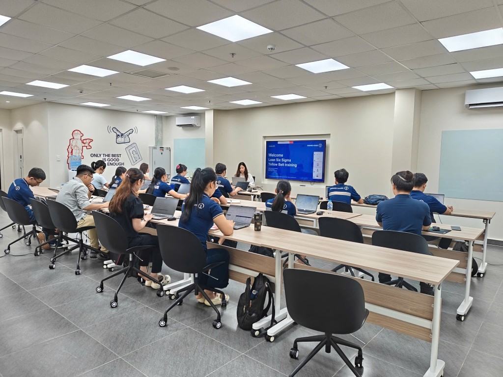 Kuehne+Nagel và Tập đoàn LEGO khai trương trung tâm phân phối khu vực mới tại Việt Nam Kuehne+Nagel và Tập đoàn LEGO khai trương trung tâm phân phối khu vực mới tại Việt Nam