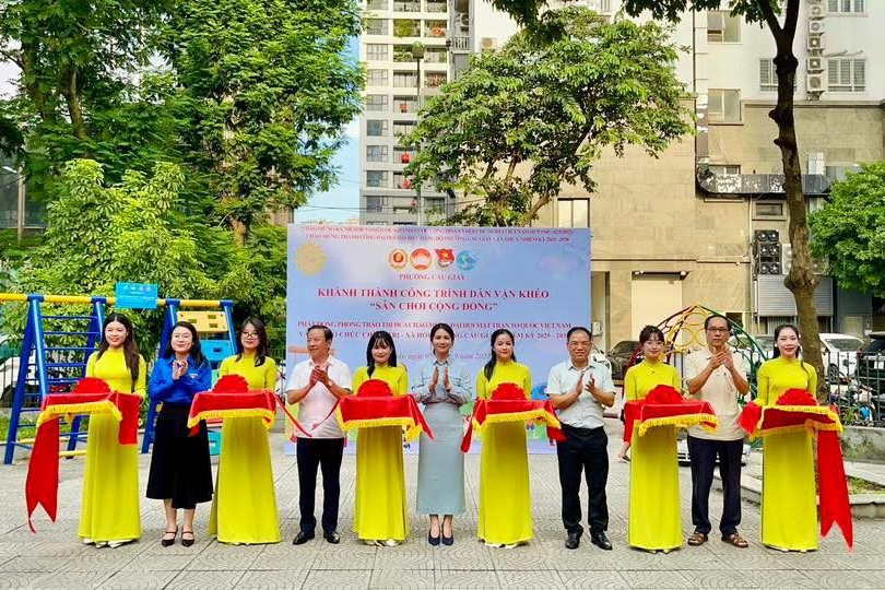 Lễ khánh thành sân chơi cộng đồng ở phường Cầu Giấy Lễ khánh thành sân chơi cộng đồng ở phường Cầu Giấy